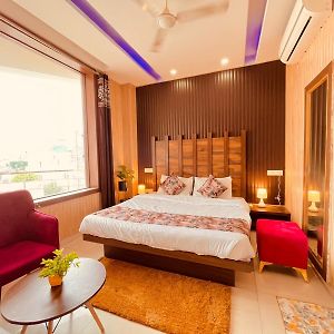Hotel Pearl Grand-Family Hotel-Feel Like Home