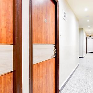 Super Townhouse Kaikhali Near Airport